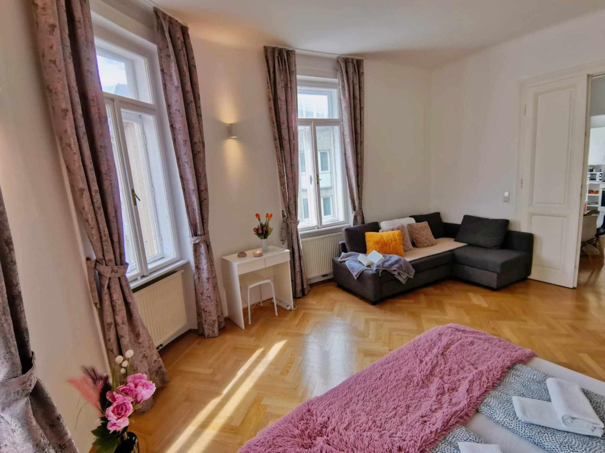 Apartament And Round 3 Minutes To Shopping Center And Schoenbrunn Palace *