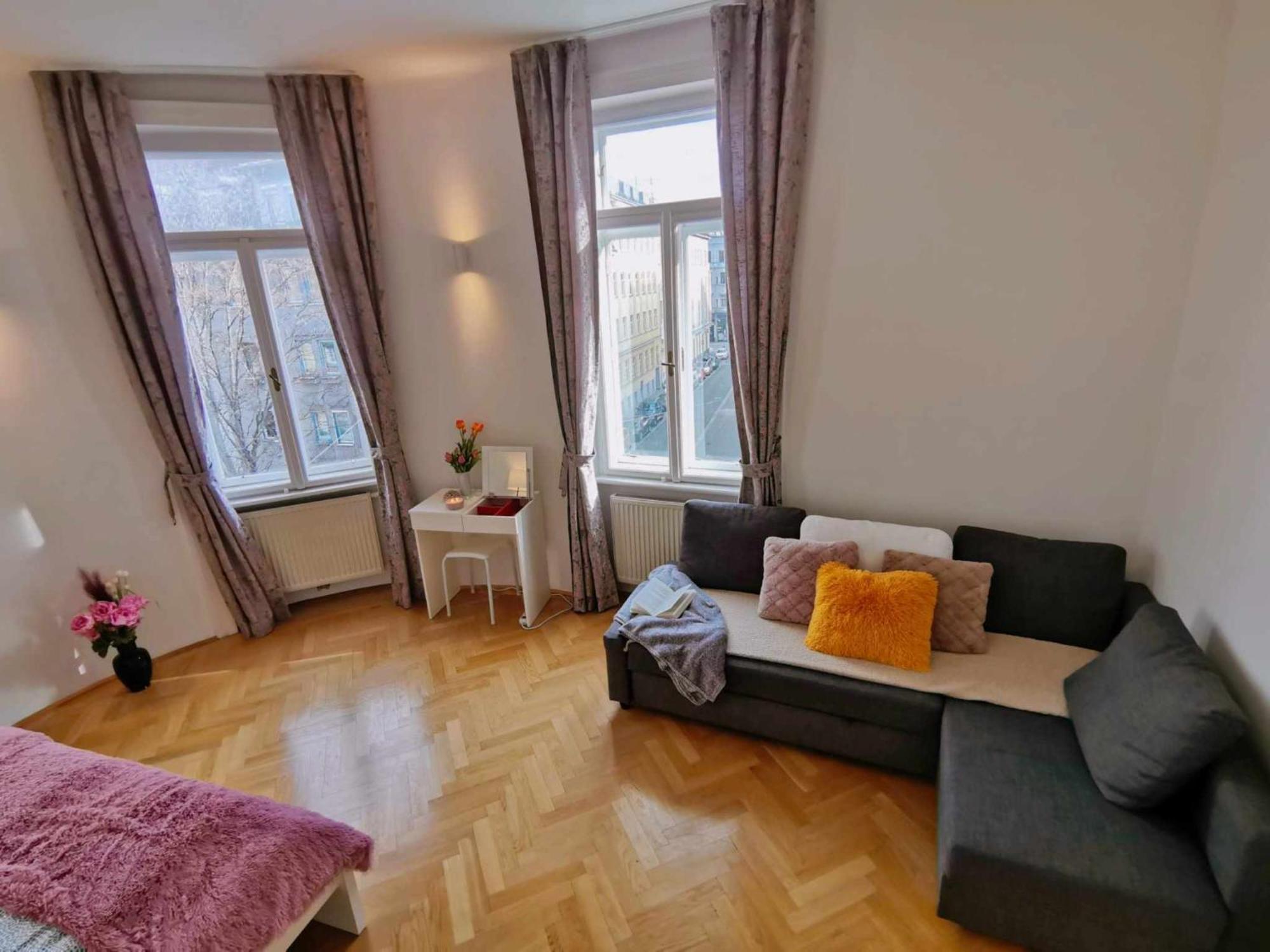 Apartament And Round 3 Minutes To Shopping Center And Schoenbrunn Palace Wiedeń