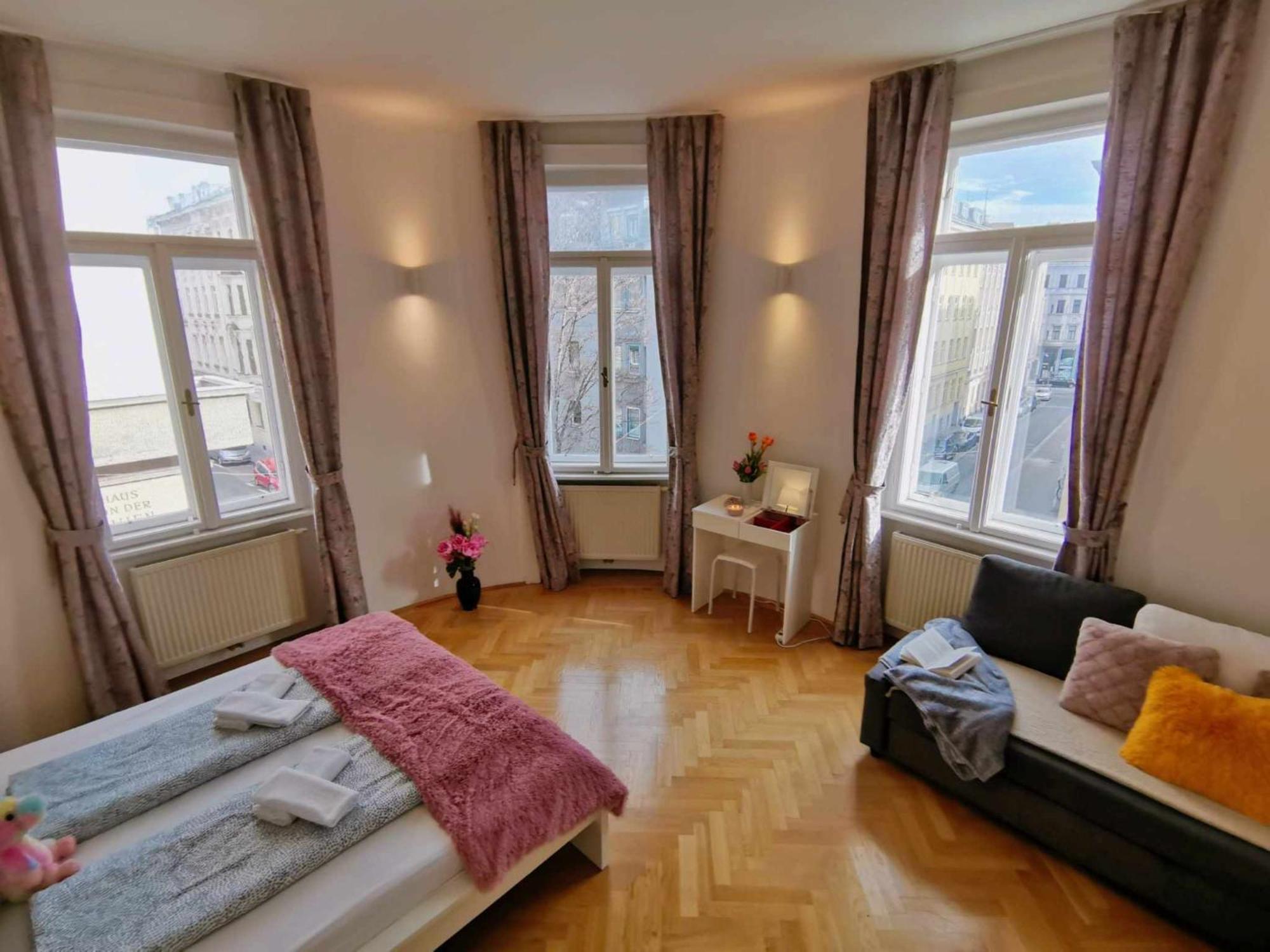 Apartament And Round 3 Minutes To Shopping Center And Schoenbrunn Palace